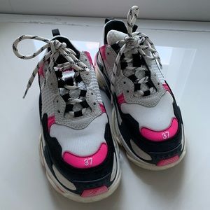BALENCIAGA TRIPLE S SNEAKERS HOT PINK * RARE 37